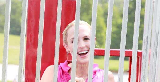 Lauren Thompson dunk tank Lauren Thompson dunk tank