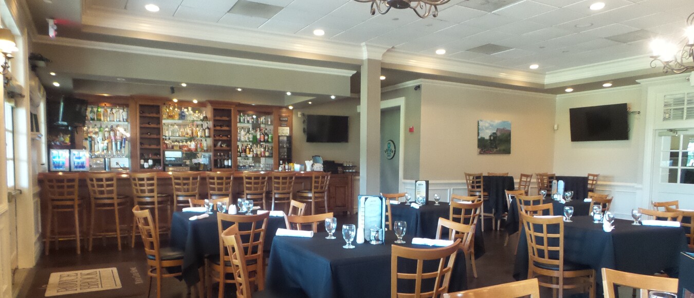 Royce Brook Golf Club: Dining at the Restaurant Royce Brook Golf Club: Dining at the Restaurant