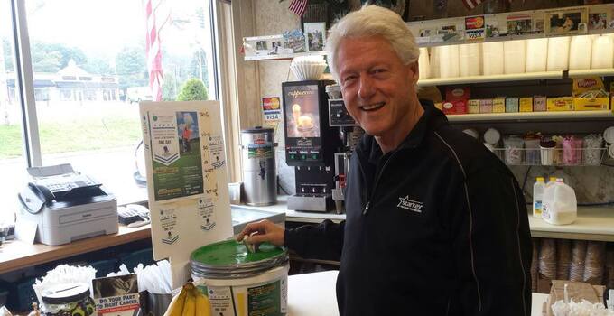 Bill Clinton WLGO donation President Bill Clinton supports World's Largest Golf Outing